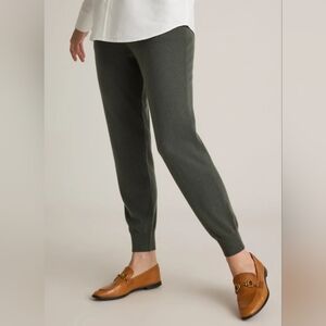 Quince Mongolian Cashmere Sweatpants in Moss size M